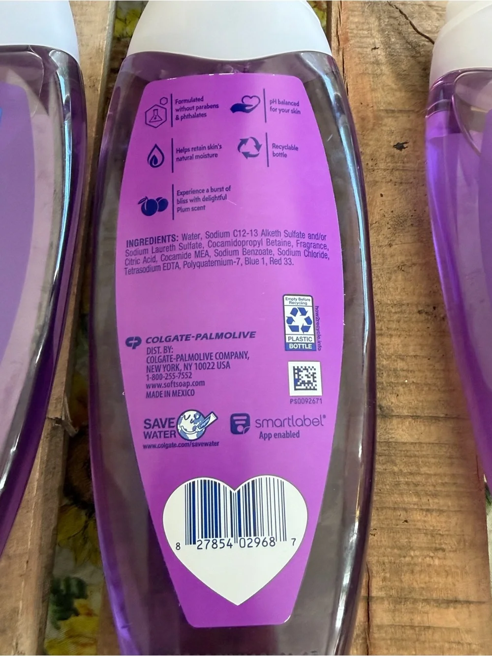 4- Softsoap Plum Scent Moisturizing Body Wash -
